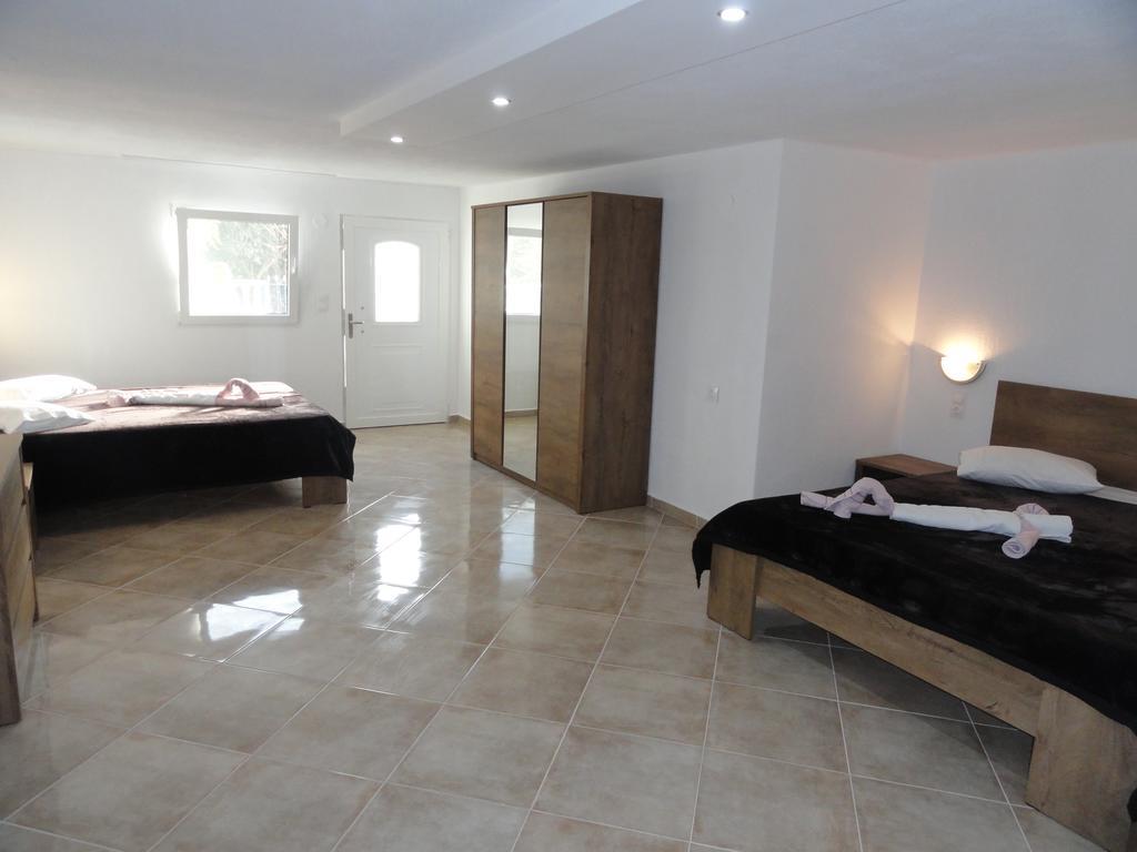 Delfini House Apartment อัสโปรวาลตา ภายนอก รูปภาพ